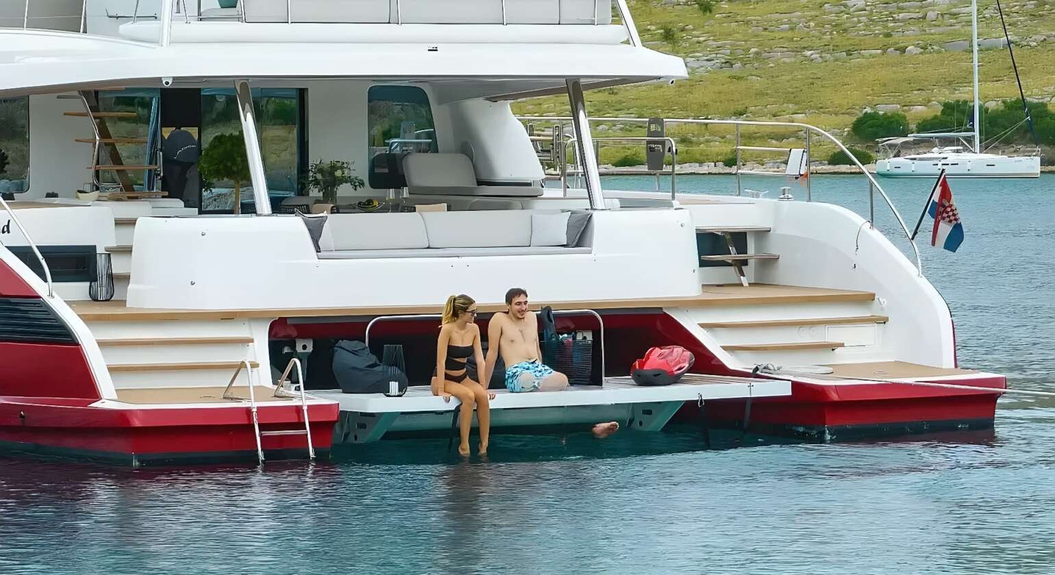 Large Catamaran split