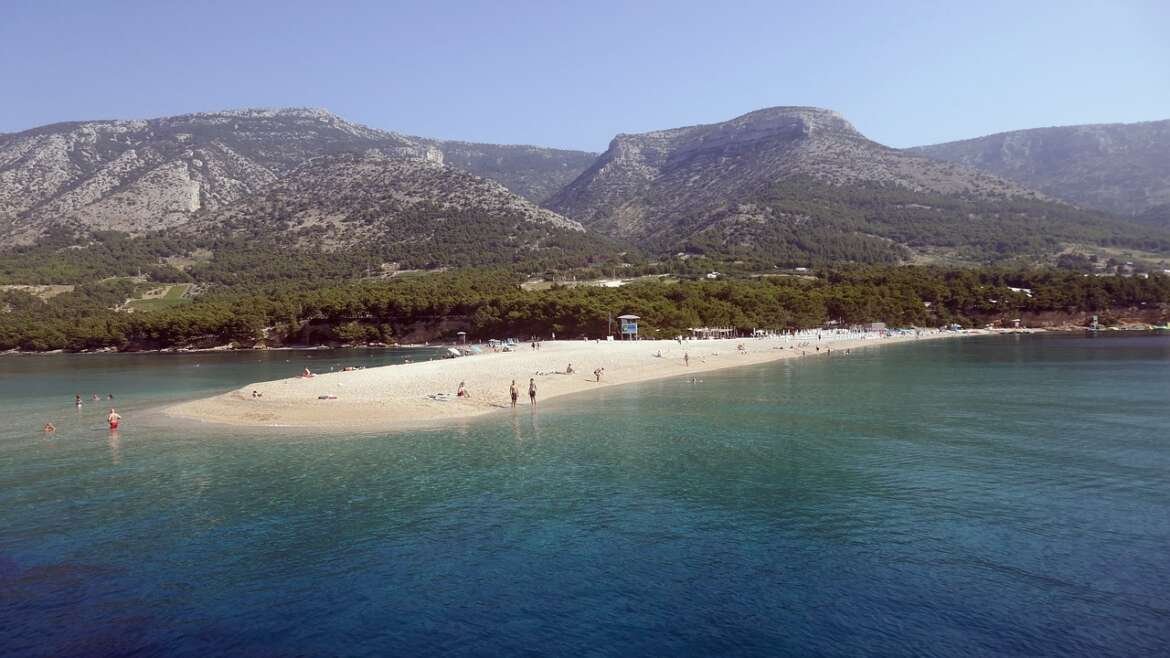 Bol & Zlatni Rat – Where Shorelines Shape Your Day