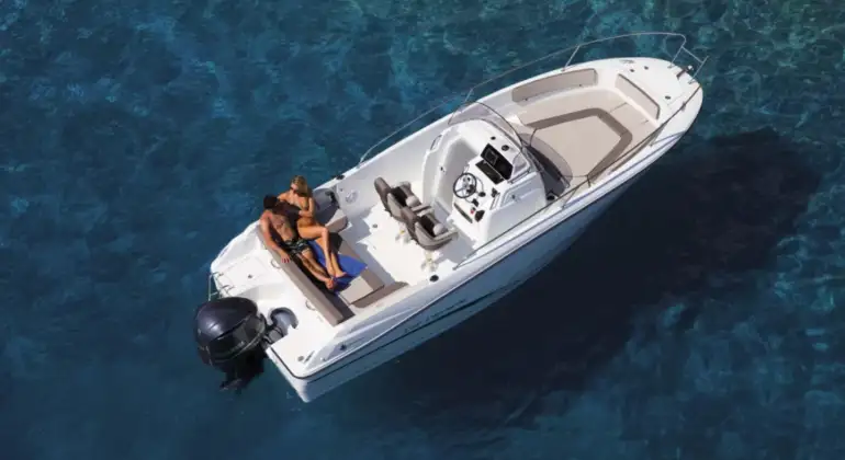 Jeanneau Cap Camarat 7.5 CC Serie 2 – Motorboat Rental in Split, Croatia