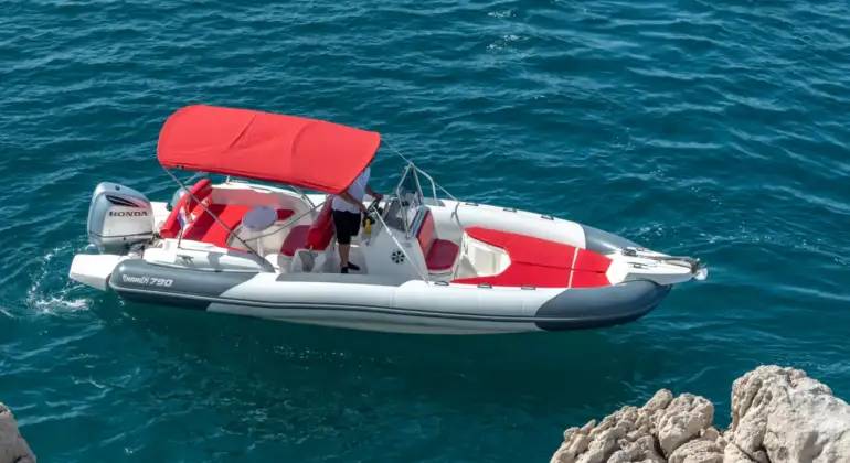 Marlin 790 Pro Dynamic RIB Rental in Split – Explore Croatia’s Coast in Style