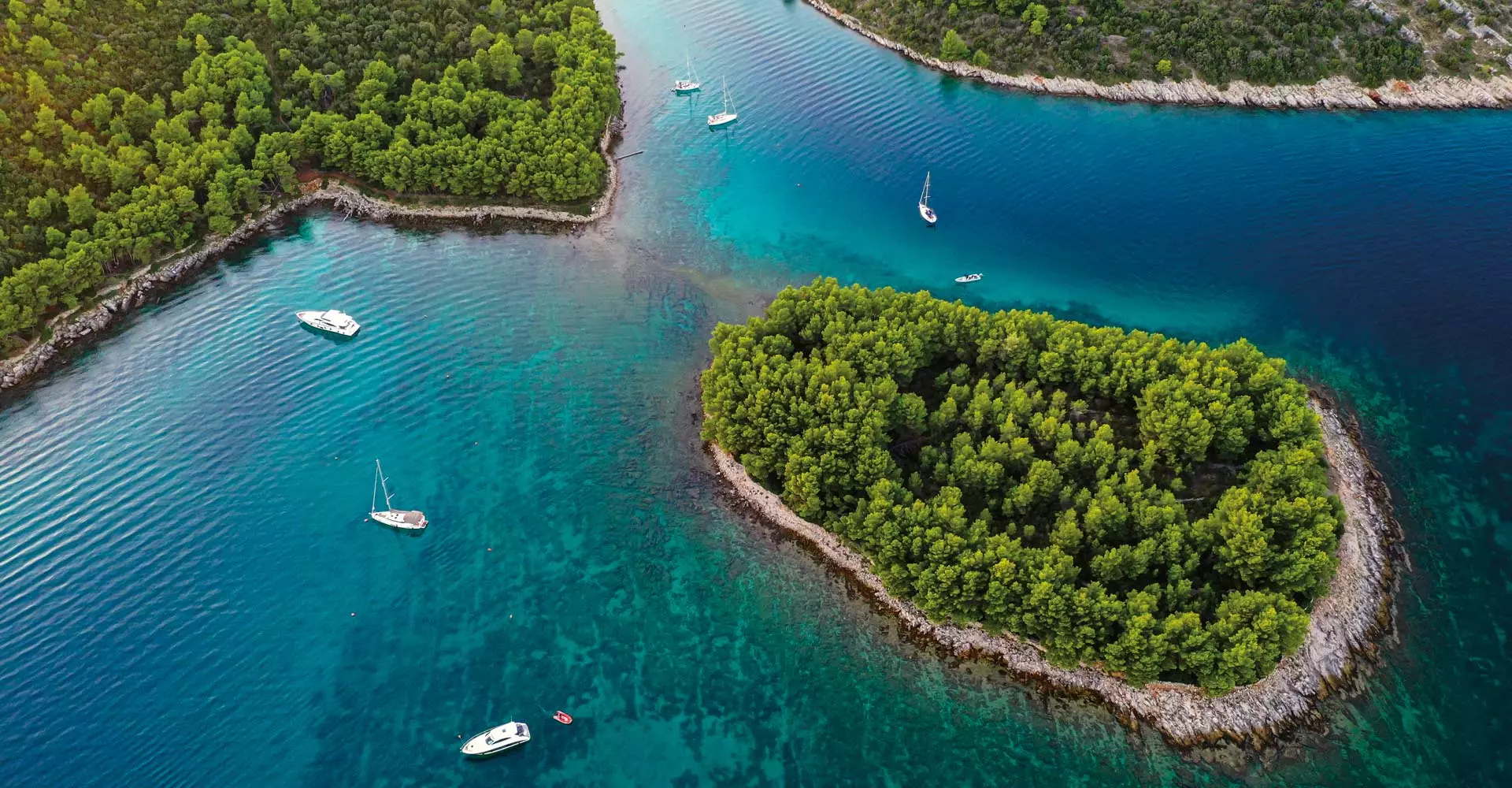 Split Boat Rentals: Weekly Yacht Trips for Smart Travelers